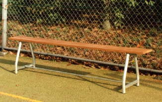 Eenvoudige tennisbank. Verplaatsbaar en stapelbaar.