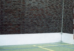 Onze zaaldoelen kunnen ook met inzetschotten voor zaalhockey geleverd worden.