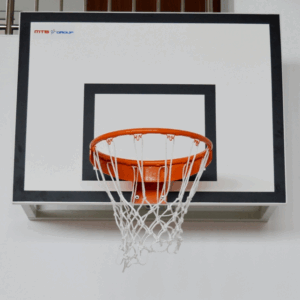 Afgebeeld de recreatie-uitvoering van dit duurzame en voordelige basketbalbord.