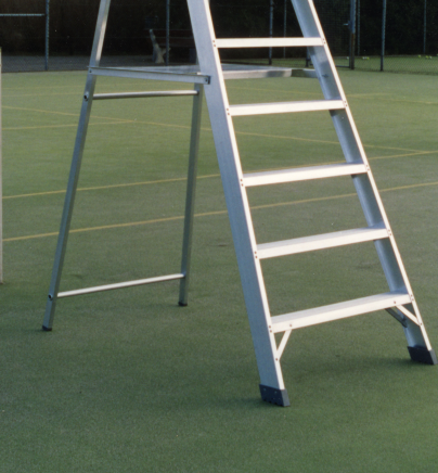 Inklapbare scheidsrechterstoel met kuipzitting