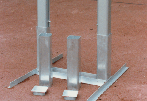 Netpalen kokermodel. Desgewenst uitneembaar en af te sluiten met de bijgeleverde deksels.