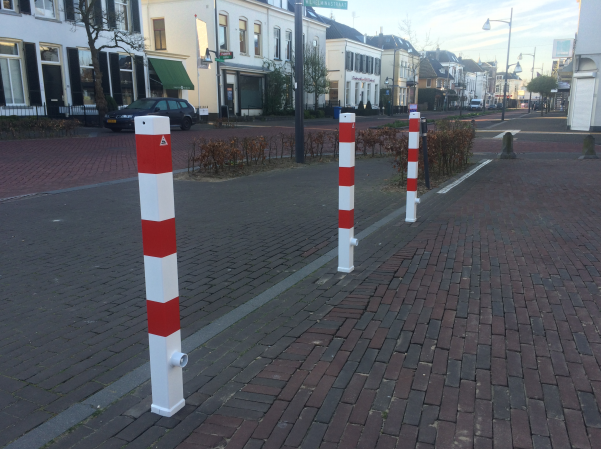Verrassend voordelige uitneembare parkeerpalen. Bijzonder degelijk en duurzaam Duits fabricaat.