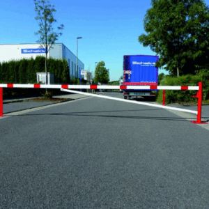 Handbediende draaibomen. Duurzaam en voordelig. Afgebeeld een draaiboom van 6 meter.