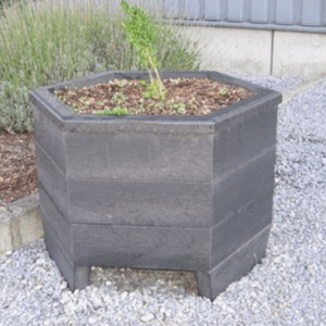 Hexagonale plantenbak Barcelona is bevestigd op 3 poten.