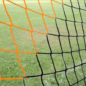 Knooploze doelnetten hebben de mooiste net-ophanging doordat deze soepeler zijn.