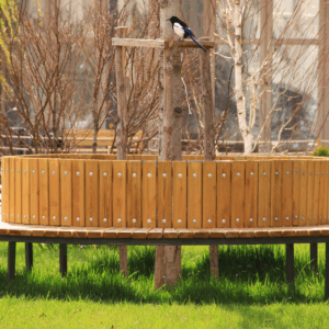 Boombank model Carin, fraai om te zien.