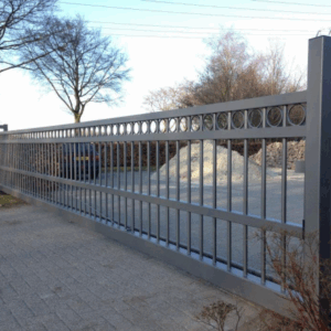 Onze schuifpoorten worden na lassen volbad thermisch verzinkt en gaan dus jarenlang onbezorgd mee.