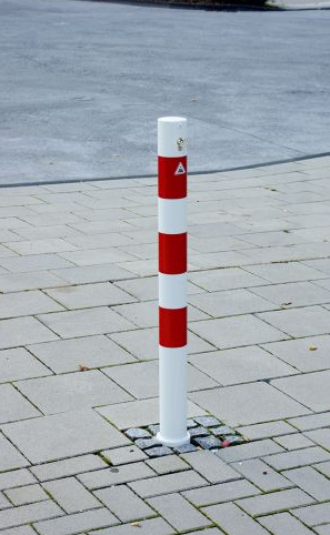 Parkeerpalen met cilinderslot, ideaal als u niet met een zware sleutel rond wilt lopen. Deze parkeerpalen worden geleverd incl. 3 profielsleutels en kunnen, indien u meer parkeerpalen nodig bent, alle van dezelfde cilinder voorzien worden.