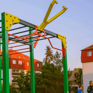 Op de afbeelding ziet u de degelijke ringhouder, waar u in een handomdraai de ringen aan hangt en weer verwijderd.