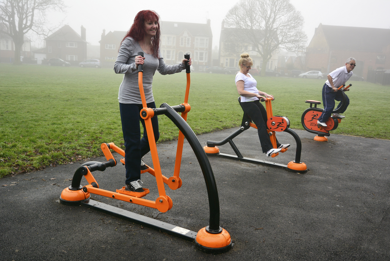 Buiten fitnesstoestel Crosstrainer. Een ideaal cardio buitenfitness apparaat uit het hogere segment.