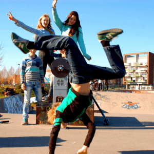 Uit je dak gaan met de DJ paal, ideaal voor in een skatepark.