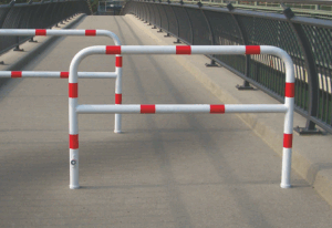 Fiets aanleunbeugels uitneembaar en draaibaar en in diverse lengtes leverbaar. Duurzame en voordelige fietsenrekken.