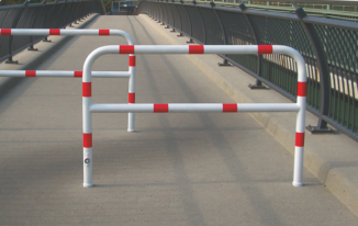 Fiets aanleunbeugels uitneembaar en draaibaar en in diverse lengtes leverbaar. Duurzame en voordelige fietsenrekken.