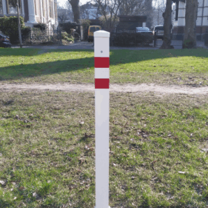 Voordelige uitneembare parkeerpalen om terrein in de (semi-)openbare ruimte mee af te bakenen.