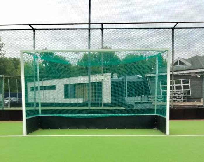 Ook de Huizer hockeyvereniging was zeer tevreden over de geleverde kwaliteit van de hockydoelen
