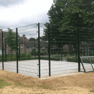 Onze Supreme-serie. Pannakooien en voetbalkooien die uitermate geschikt zijn om in woonwijken te plaatsen.