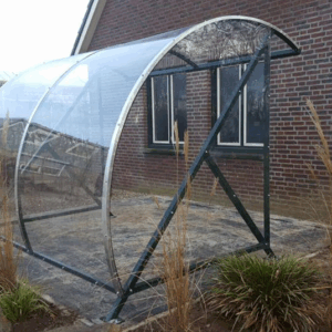 Overkapping model BF1000. Op de afbeelding ziet u de hoogwaardige afwerking van deze verrassend voordelige overkapping.