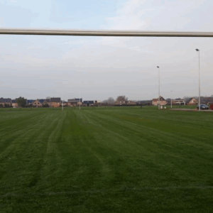 Op deze afbeelding ziet u de kwaliteit van de zware geprofileerde aluminium profielen met een diameter van 118.5 mm. Topkwaliteit rugbydoelen veer een messcherpe prijs.