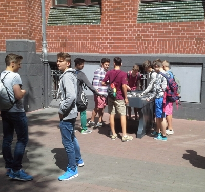 Tafelvoetbal-tafel van beton ruim 500kg.