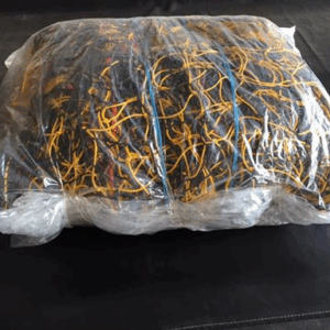 Onze voetbaldoel netten worden keurig verpakt.