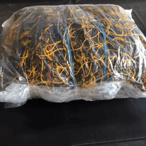 Onze voetbaldoel-netten in de kleur geel-zwart, gereed voor verzending.