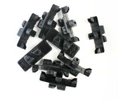 De RAS kunststof nethaken 11mm zijn speciaal ontwikkeld voor een stevige, duurzame bevestiging van netten aan aluminium voetbaldoelen