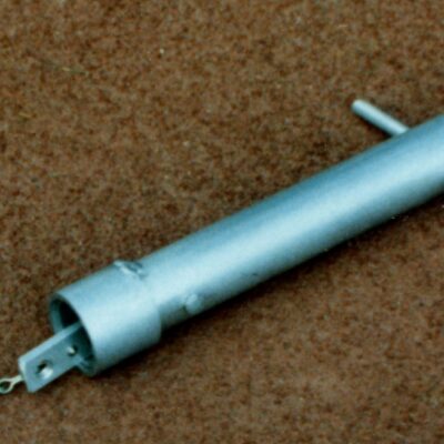 Een praktische en veilige oplossing voor het correct afstellen van tennisnetten op wedstrijdbanen