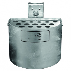 Buiten asbak Lima verzinkt.