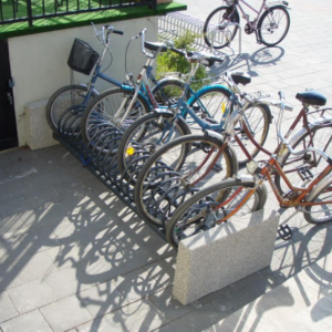 Fietsenrek Spirit Concrete is kan door de zware betonvoeten vrijstaand geplaatst worden.