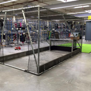 Hockey oefenkooi met de 28 cm. hoge slagplanken.