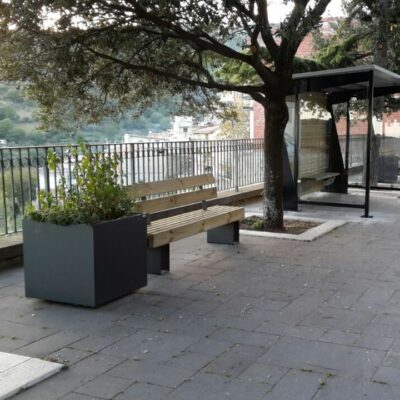 Prachtige palntanebak, op de afbeelding gecoat in gecoat in ral 7016