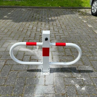 Voorkom fout parkeren op uw terrein met neerklapbare parkeerbeugels