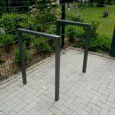 Aanleunbeugels van volbad verzinkt staal met optionele poedercoating in metallic donkergrijs. Leverbaar met of zonder tussenbuis.