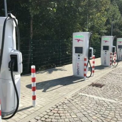 Aanrijdbeveiligingen 18 Bij ons vindt u aanrijdbeveiligingen in diverse uitvoeringen, passend bij de uitstraling van uw bedrijfsomgeving.