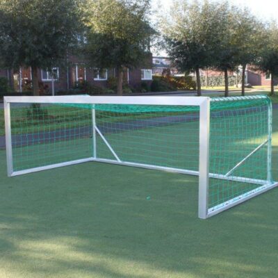 In de liggende stand is dit doel geschikt voor het KNVB 4 tegen 4 spel en in de staande stand voor het Vlaamse dribbelspel.