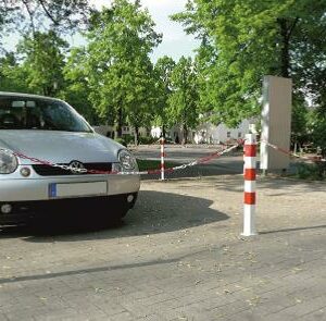 Antiparkeerpalen met ketting en kettingslot
