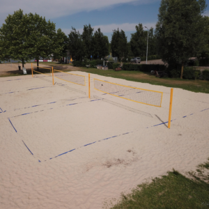 Strandvolleybal set compleet geleverd met palen, net en belijning.