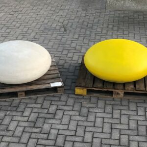 Ideaal om op te zitten en erg leuk op pleinen en als afzetting van de straat.