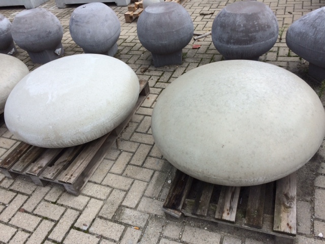 Deze leuke zitelementen zijn ook in diverse andere kleuren leverbaar. Voordelig, duurzaam en erg leuk straatmeubilair.