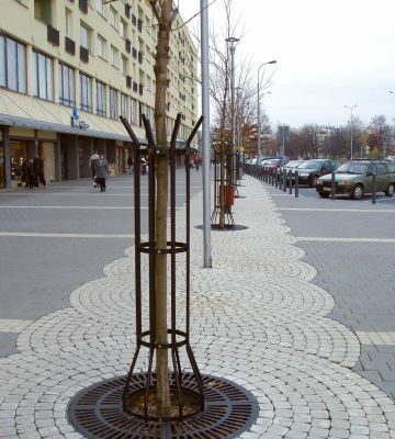 Boomkorven, verticale boombescherming Miranda. Bijzonder scherpe prijzen. Leverbaar in diverse fraaie rak kleuren.