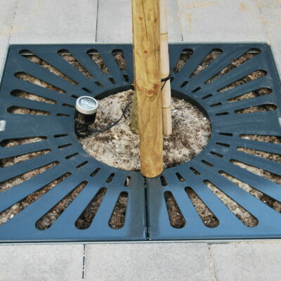 Boomrooster Marbella. Deze is op maat gemaakt afmetingen 90 X 90 cm.