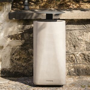 Nieuw in het assortiment. Betonnen buiten afvalbak Koln. Hier uitgevoerd met dak in de licht grijze uitvoering. Inhoud maar liefst 75 Liter.
