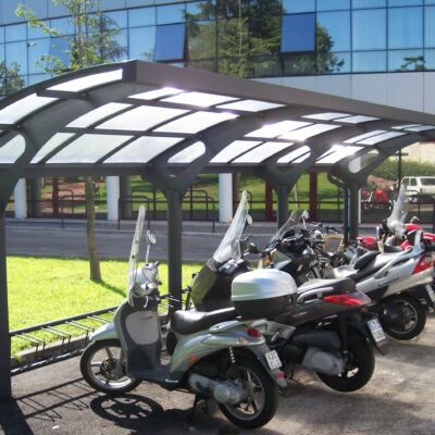 De rijwieloverkapping - overdekte fietsenstalling voor als het ook echt mooi mag zijn. Model Laura, de mogelijkheden zijn legio. Bijzonder duurzaam bovendien.