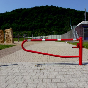 Toegangspoortje. De uitvoering van deze duurzame draaipoort, toegangspoort met een ronde buis-afwerking.