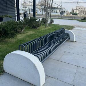 Dit fietsenrek kopen betekent kiezen voor duurzaamheid, kwaliteit en een onderscheidende uitstraling die iedere buitenruimte verrijkt. Diverse lengtes en ral kleuren leverbaar