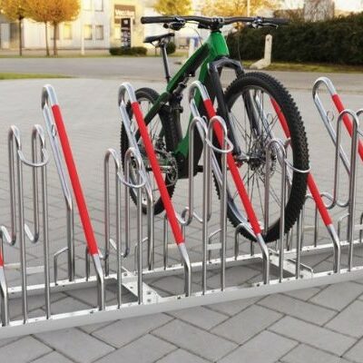 Maak fietsen parkeren eenvoudig én veilig met een professioneel fietsenrek model R45. Fietsenrekken met slotbeugels kopen? Kies voor maximale veiligheid, een stijlvolle uitstraling én ultiem gebruiksgemak, zodat uw fiets altijd beschermd staat tegen diefstal en beschadiging.