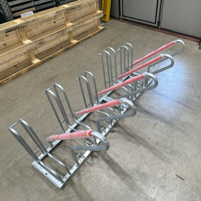 Nieuw! Fietsenrek RS45 nu ook met 3 fietsplekken leverbaar. Dus ook oneven aantallen nu mogelijk.