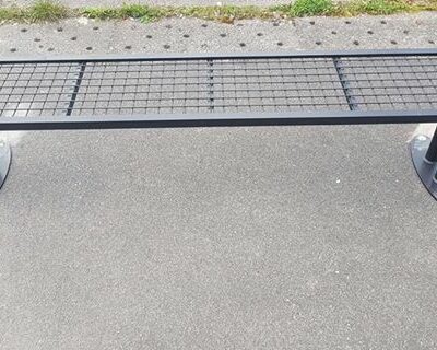 Parkbank Village, ook met rugleuning leverbaar. Diverse ral kleuren mogelijk.