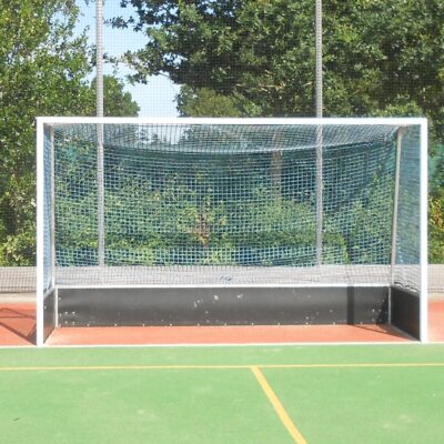 Ideale trainingshockeydoelen met rubberen slagplanken. Volgens de normen van de FIHL geproduceerd, dus ook voor wedstrijdgebruik.