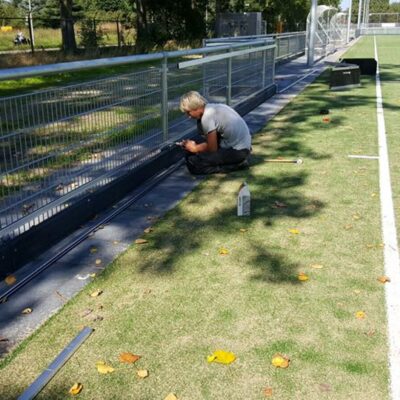 Slagplanken 29 Slagplanken voor hockey van massief regeneraat. Dik 5 cm en tevens zijn deze slagplanken voorzien van een pen-gat verbinding.
